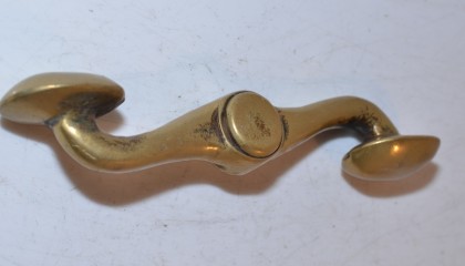 250230008A
