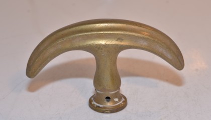 250230015A