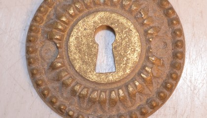 310910110A