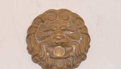 422010037A